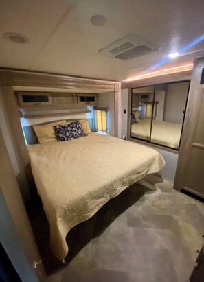 2 chambres, coffres-forts dans les chambres, Wi-Fi gratuit