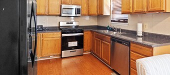 ★Modern 3BR Townhouse minutes from Washington, DC★