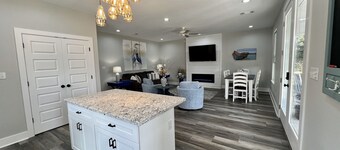 Serene lakefront cottage