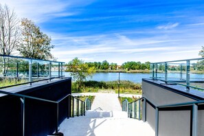 المنطقة المحيطة بالمنشأة