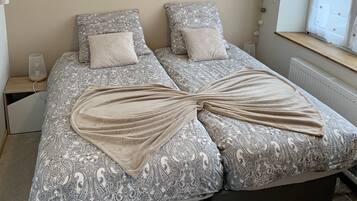 2 bedrooms, WiFi, bed sheets