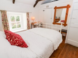 2 bilik tidur, dihias secara berasingan 