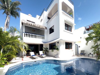 Casa Tequila – A Tropical Oasis in Puerto Morelos
