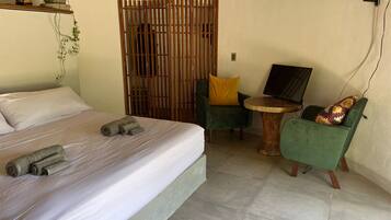 Comfort Double Room | In-room safe, desk, laptop workspace, free WiFi