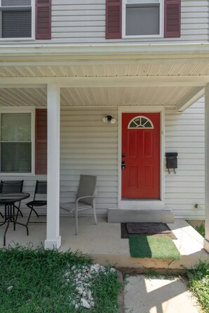 Exterior detail - ★Modern Studio-Private Entrance/Bath Min from DC★ (Arlington)