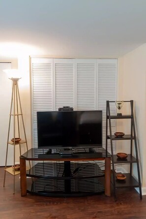 Interior - ★Modern Studio-Private Entrance/Bath Min from DC★ (Arlington)