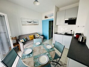 TV - Studio with stunning views of Port Olona (Les Sables-d´Olonne)