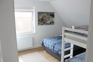 1 bedroom, travel crib, free WiFi