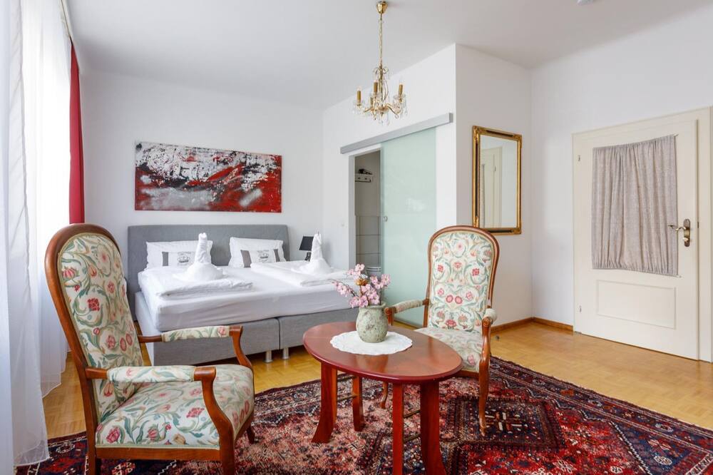 Doppelzimmer Deluxe mit Dusche, WC - Pension Laubenhof