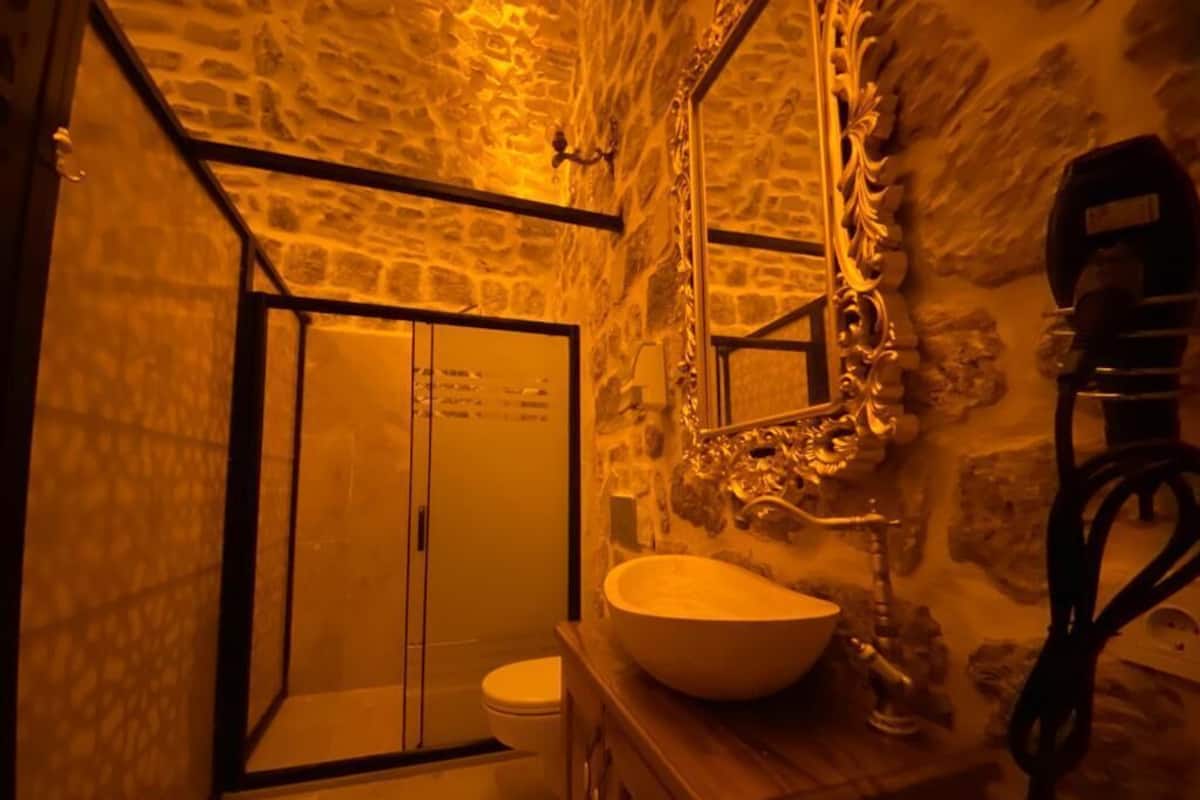 Anka | Salle de bain | Douche, douche à « effet pluie », articles de toilette gratuits