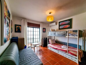 3 habitaciones, tabla de planchar con plancha y wifi gratis 