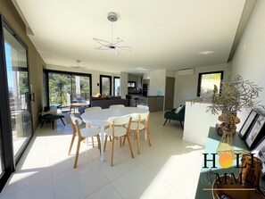 Dining - Villa Bendor, sur les Hauteurs de Bandol, vue mer & Piscine (Bandol)
