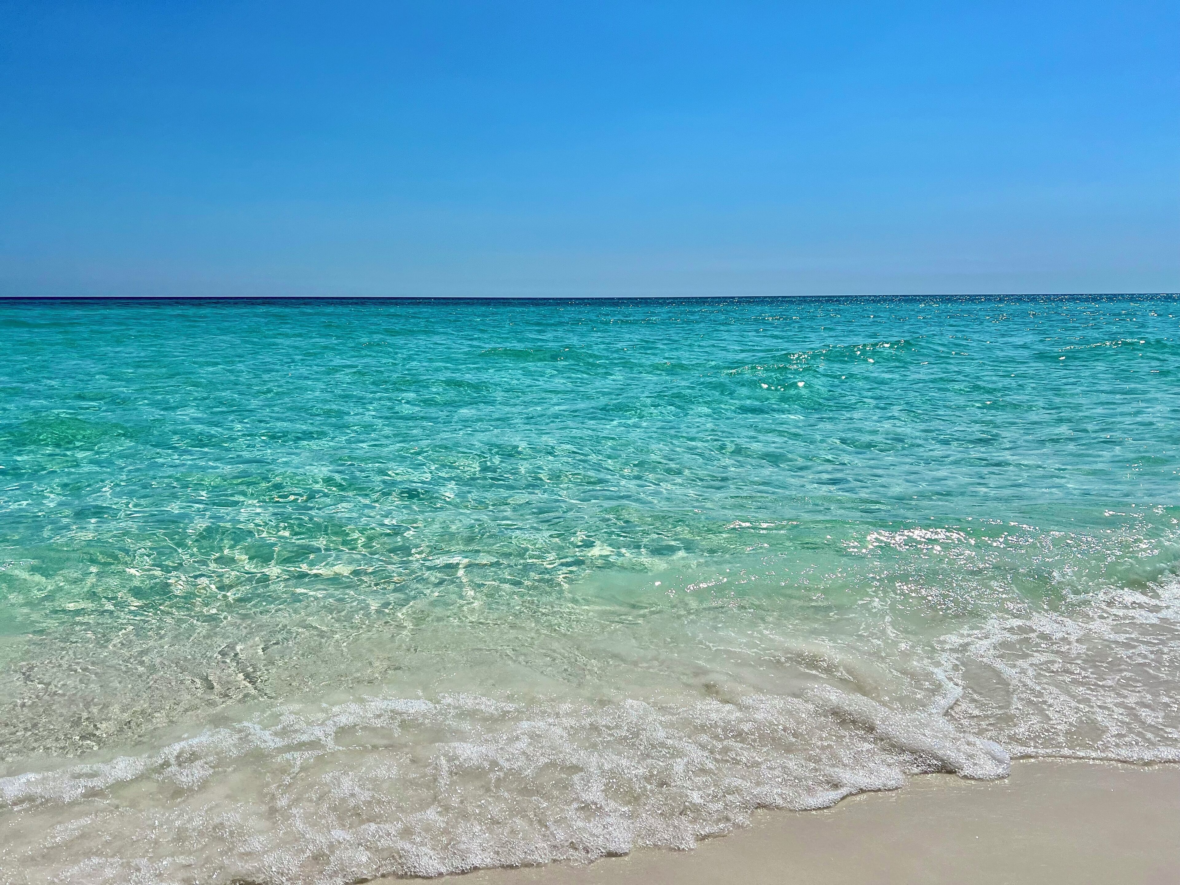 Beach nearby, sun-loungers, beach towels