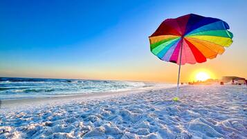 Beach nearby, sun loungers, beach towels