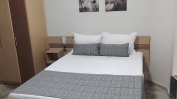 Quarto casal exclusivo | Wi-Fi de cortesia, roupa de cama