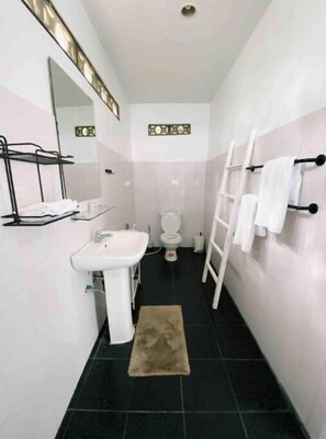 Bathroom - Dream Beach Cottage (Tambon Wichit)