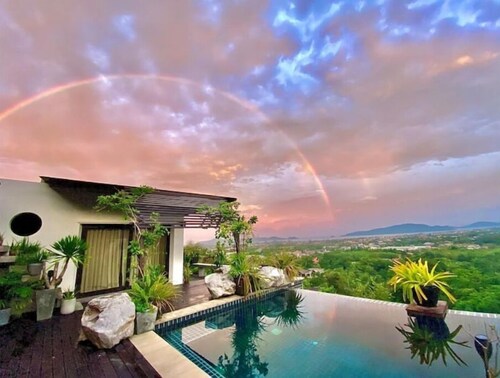 Sunrise Seaview Luxury Pool Villa