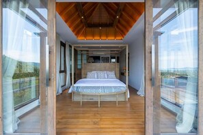 4 bedrooms - Luxury Seaview - Villa Sulit (Tambon Wichit)