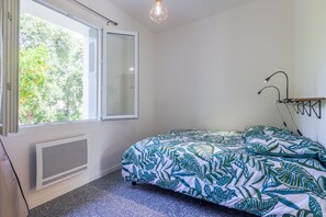 1 soverom, strykejern/-brett, wi-fi (inkludert) og sengetøy