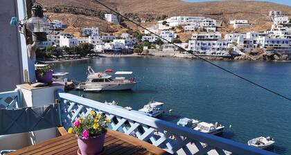 Glaros cosy home,with incredible sea view, in front of the Astypalaia harbor