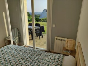 5 bedrooms, iron/ironing board, travel crib, free WiFi - Maison Familiale Proche mer (Hanvec)