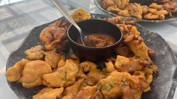 Alimentos y bebidas
