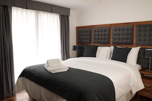 Caja de seguridad en la habitación, wifi gratis y ropa de cama 