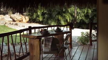 Deluxe Apartment | Terrace/patio