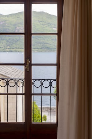 Desk, cots/infant beds, free WiFi, bed sheets - LVG Hotel Collection - Il Portico (Cannobio)