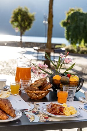 Tägliches inbegriffenes Frühstücksbuffet