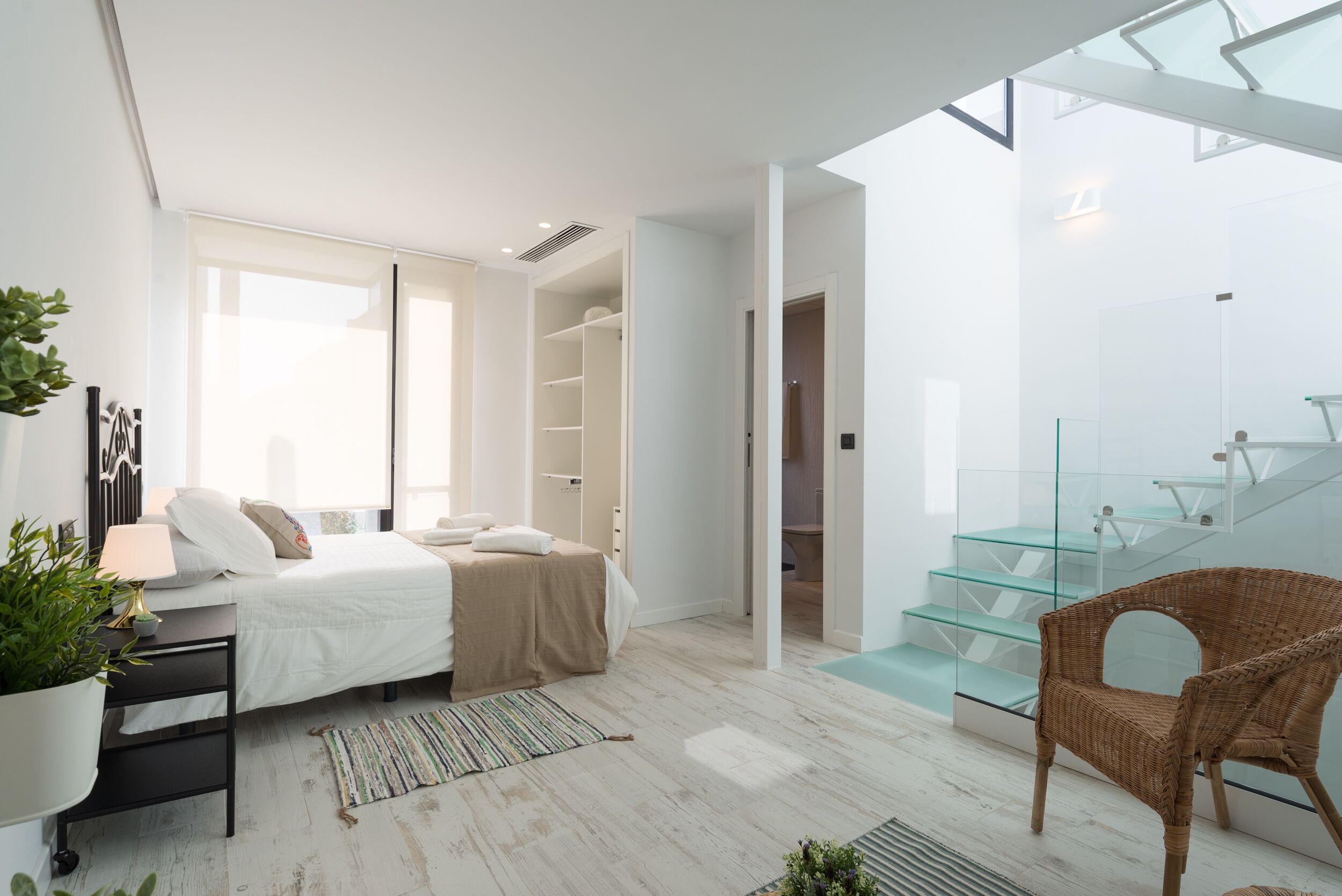 1 slaapkamer, een strijkplank/strijkijzer, wifi, beddengoed