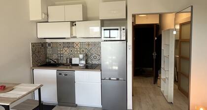 Studio Avec Terrasse, à Vence