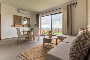 Flat-screen TV - Krystal Grand Residences & Villas San Miguel de Allende (San Miguel de Allende)