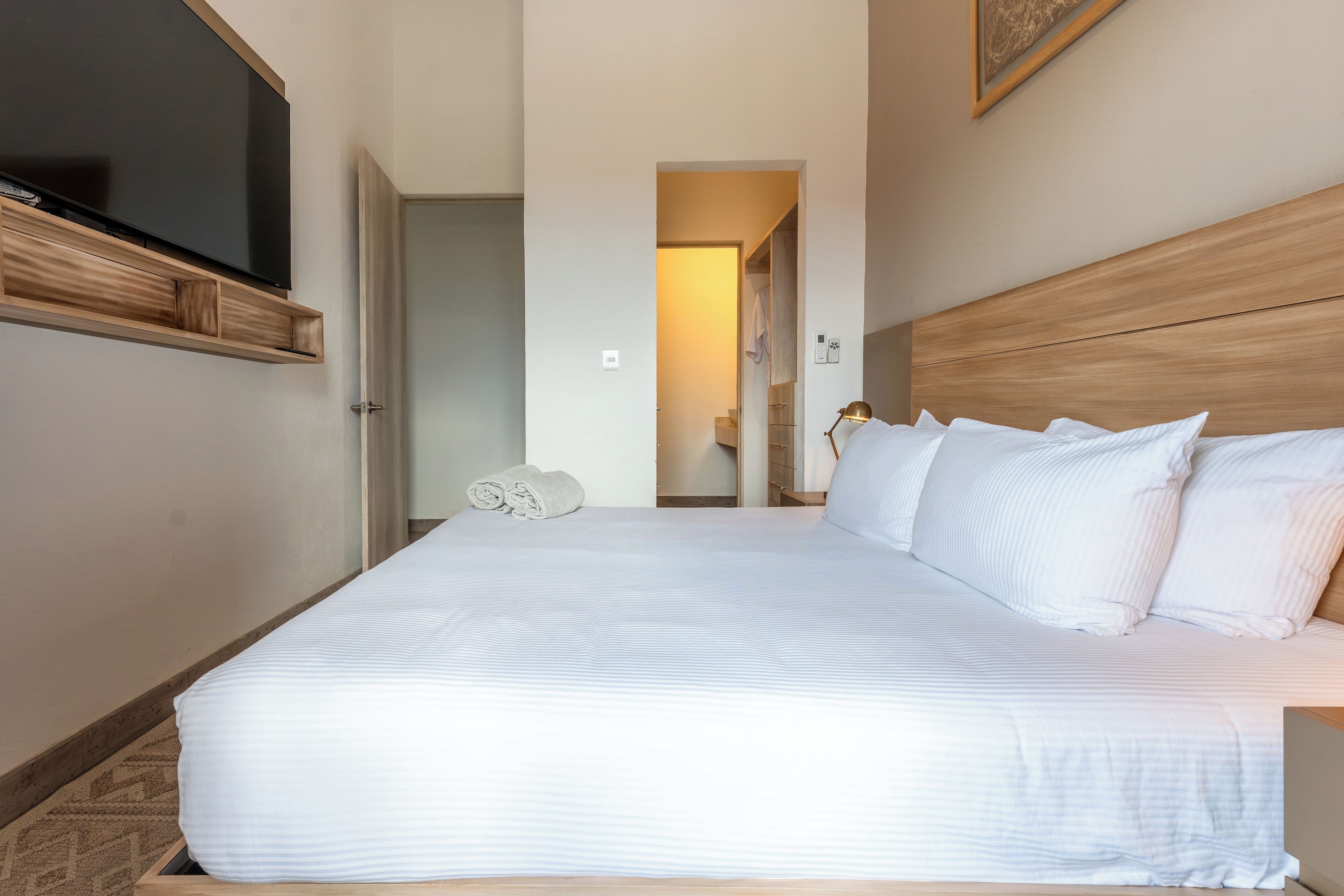 Maison (Santo Domingo) | Ameublement personnalisé, espace de travail pour ordinateur portable