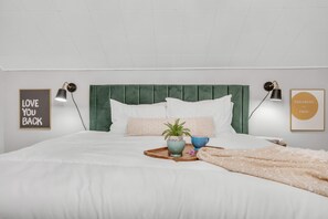 3 habitaciones, tabla de planchar con plancha, wifi y ropa de cama