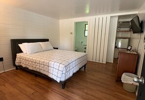 1 bedroom, WiFi, bed sheets - Saratoga Garden Motel - Room 6 (Saratoga Springs)