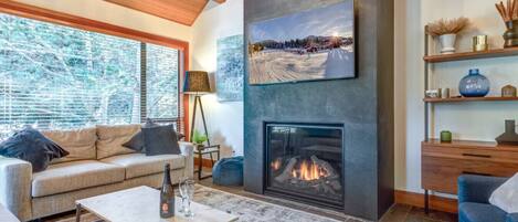 Télévision, cheminée