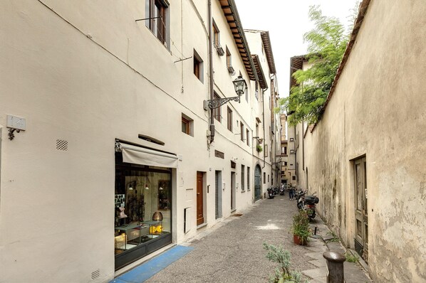 2 عدّة غرف نوم