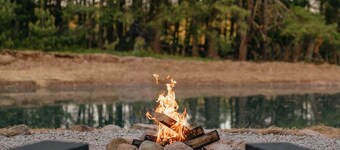 Mural Art Cabin With Pond And Hot Tub