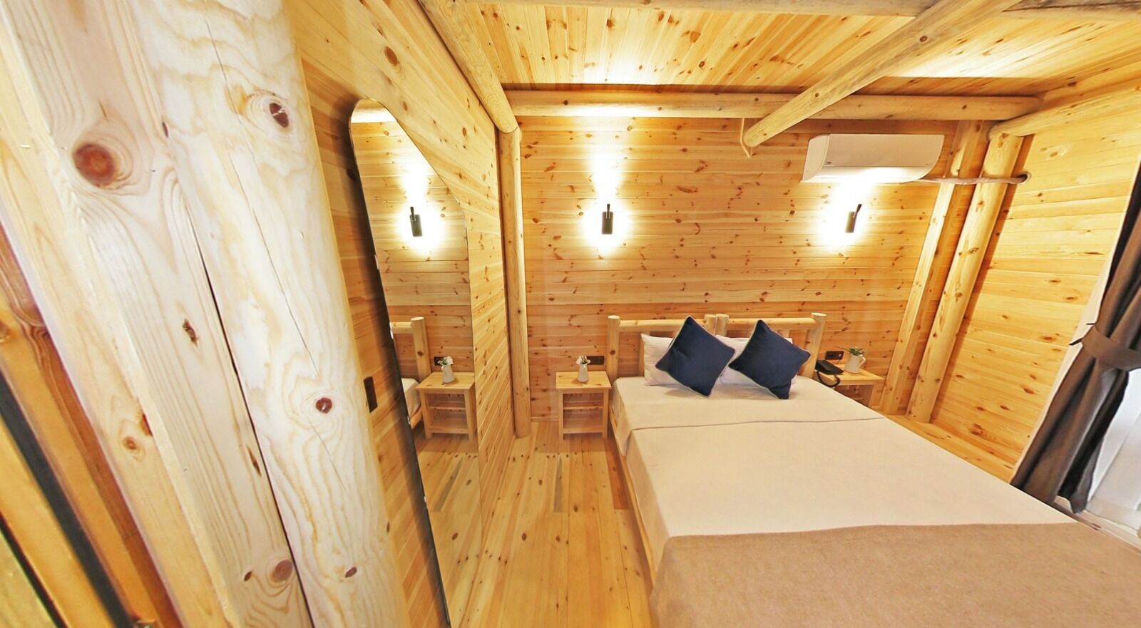 Standard Room | Premium bedding, free minibar, desk, laptop workspace