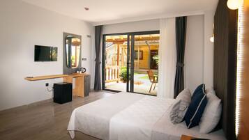 Standard Room | Premium bedding, free minibar, desk, laptop workspace