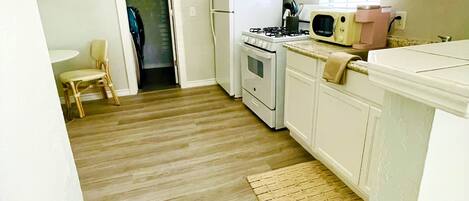 Fridge, microwave