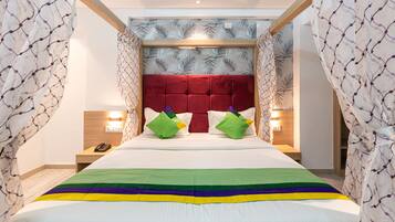 Premium Room | In-room safe, desk, iron/ironing board, bed sheets