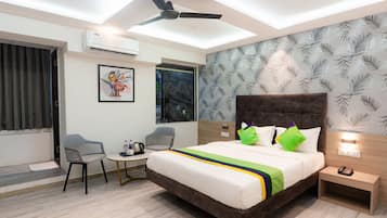 ห้องดีลักซ์ | ตู้นิรภัยในห้องพัก, โต๊ะทำงาน, เตารีด/โต๊ะรีดผ้า, ผ้าปูที่นอน