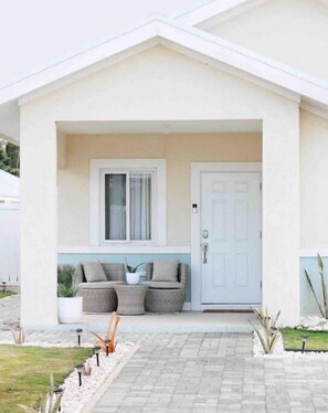 Exterior detail - CasaLamar Beachside Retreat (Oceanpointe Development Pointe)