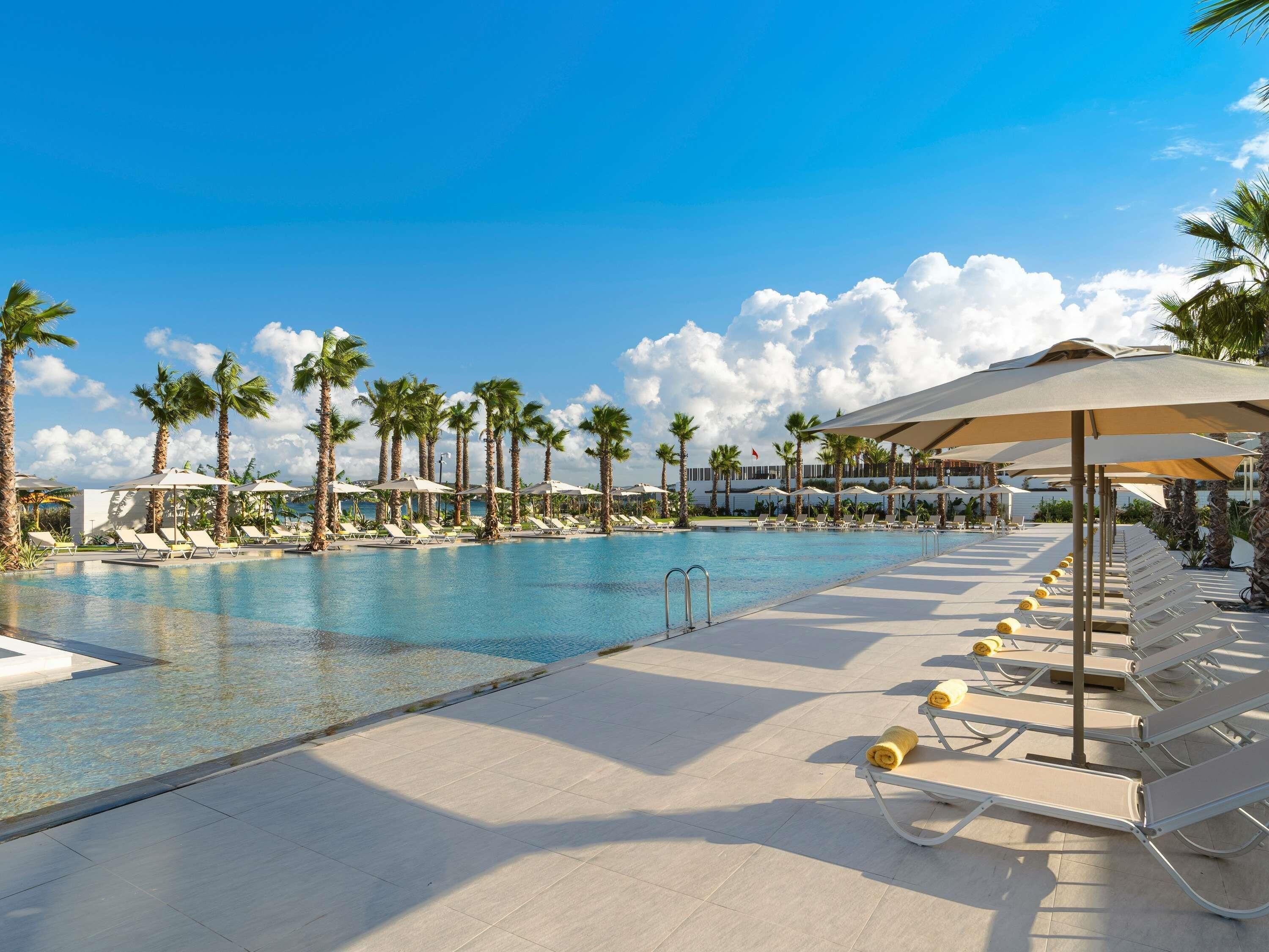 Piscine couverte, piscine extérieure