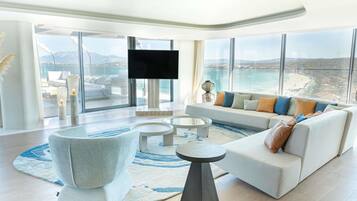 Minibar, in-room safe, free WiFi, bed sheets