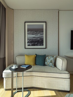 Minibar, in-room safe, free WiFi, bed sheets - Swissôtel Resort And Spa Cesme (Cesme)