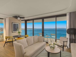 Suite, vue mer, en angle