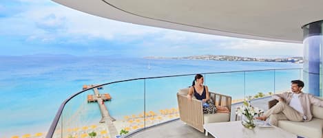 Minibar, in-room safe, free WiFi, bed sheets